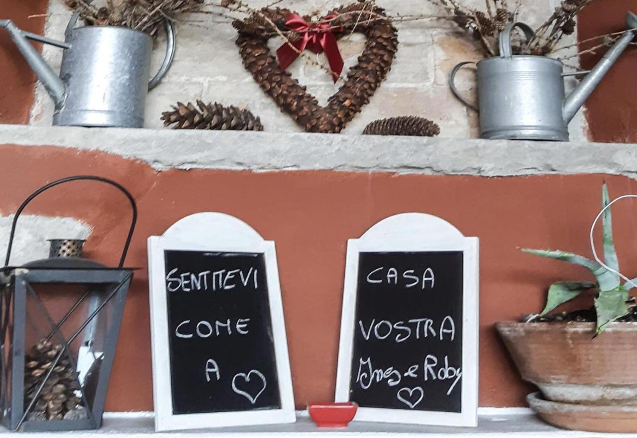 Case Vacanze Ai Burattini Adrara San Rocco Exterior foto